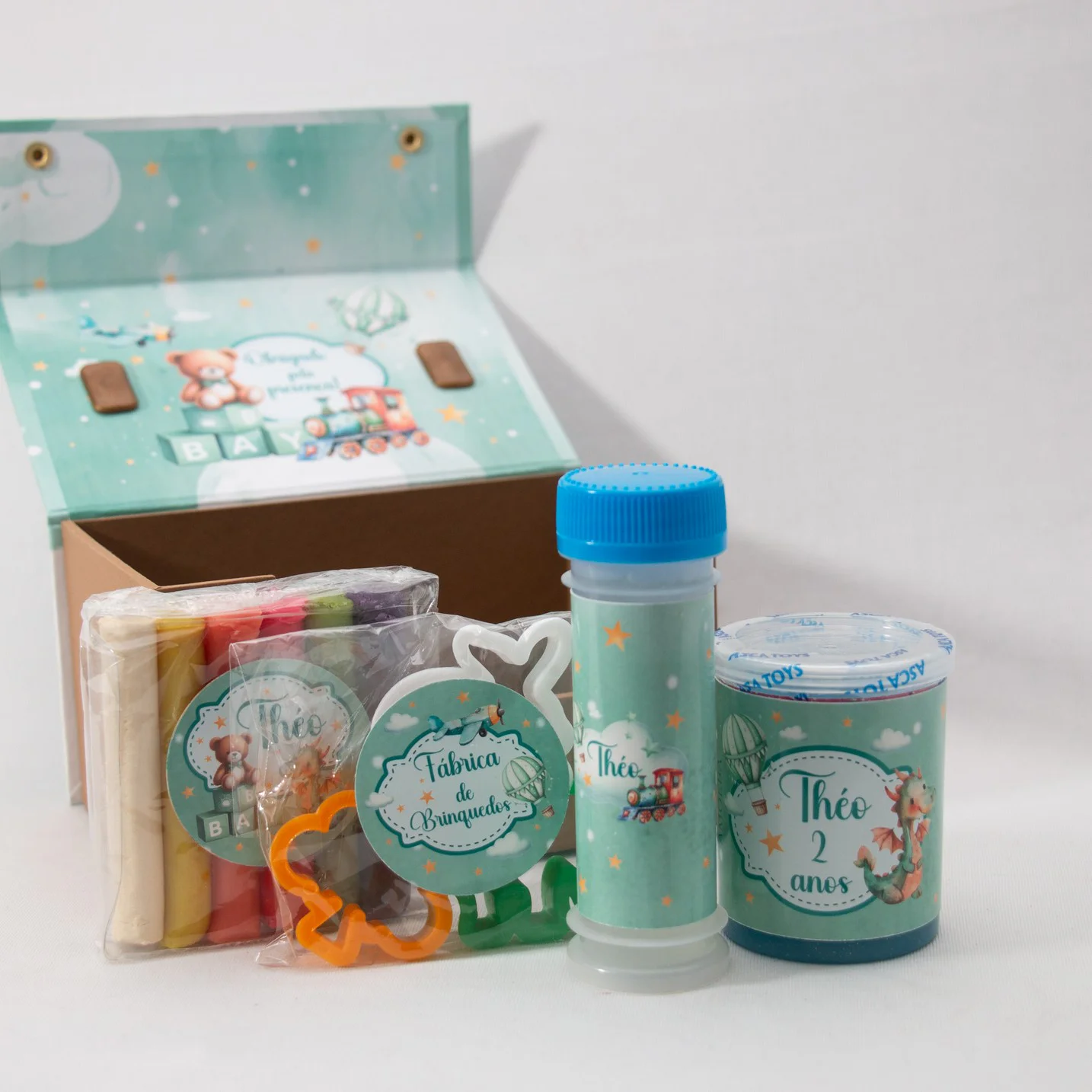 Maleta Cartonada com Massinha, bola de sabão e slime