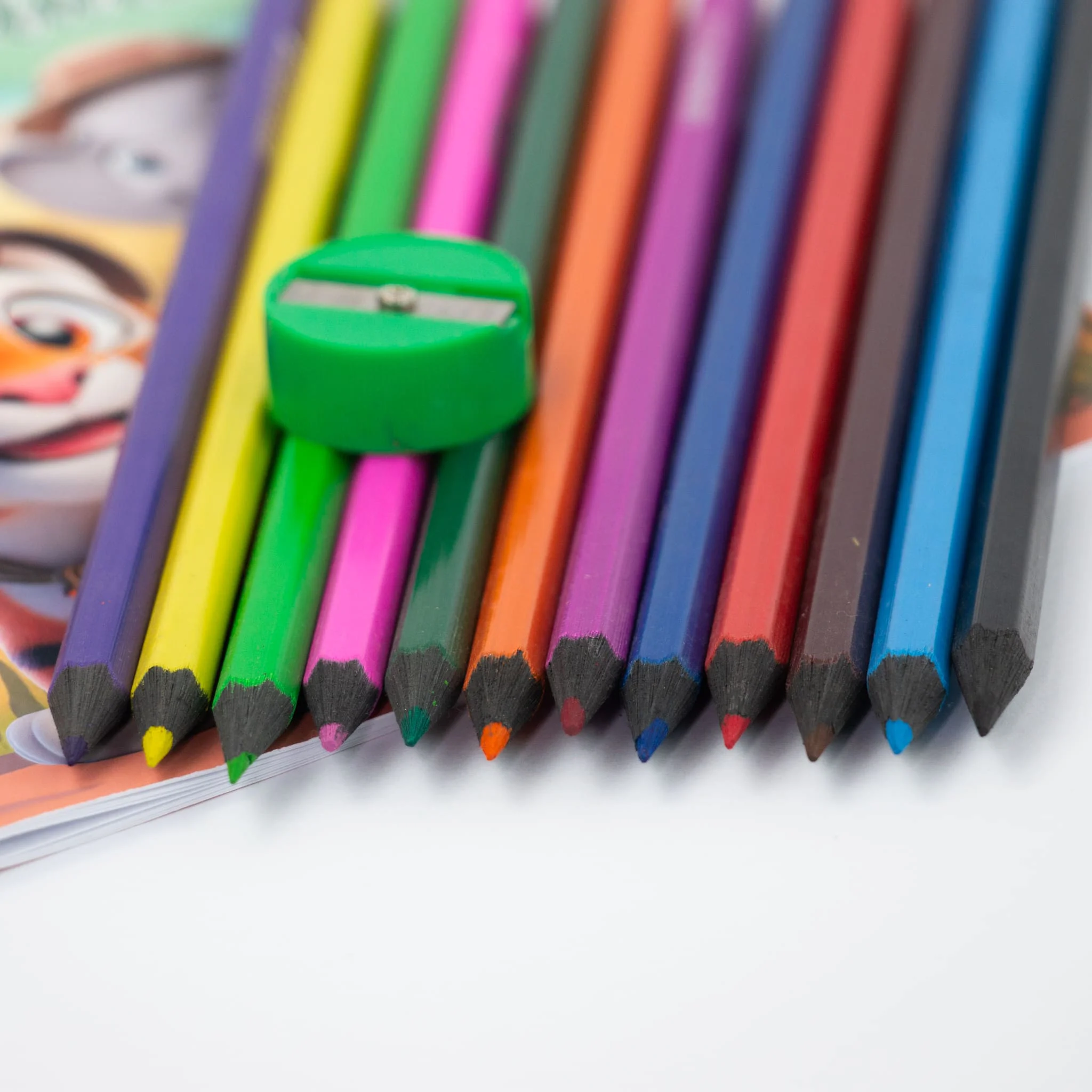Maleta Cartonada com Kit Colorir - Imagem 9