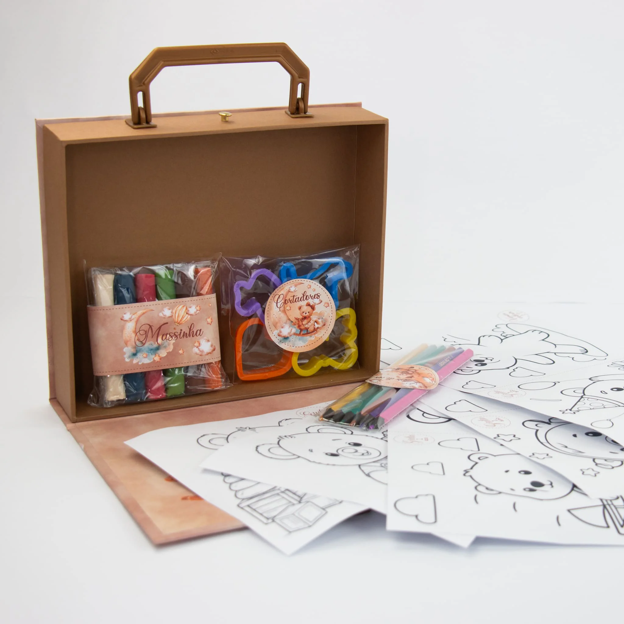 Maleta Cartonada com Kit colorir e massinha - Imagem 15