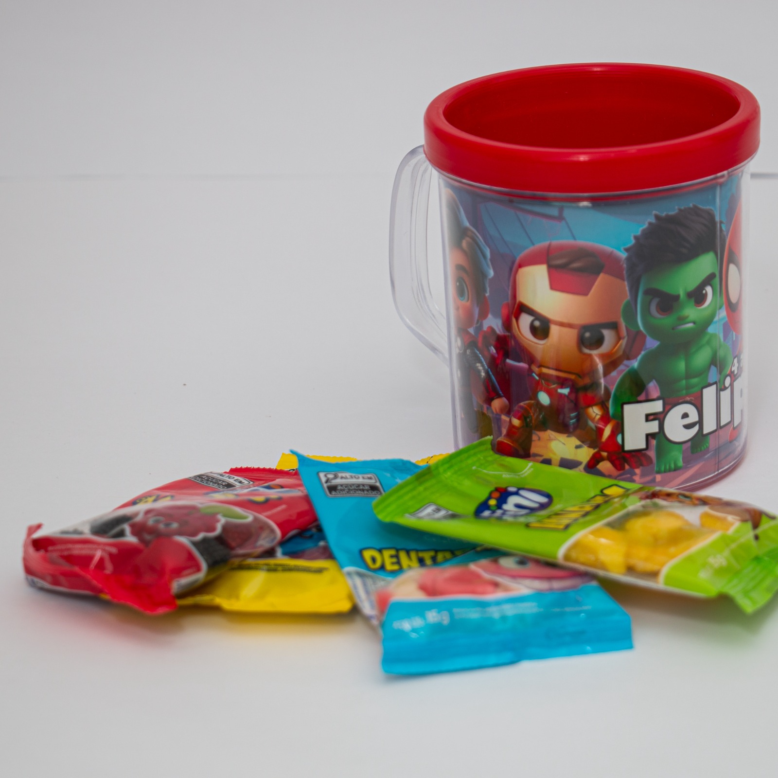 Caneca personalizada com guloseimas
